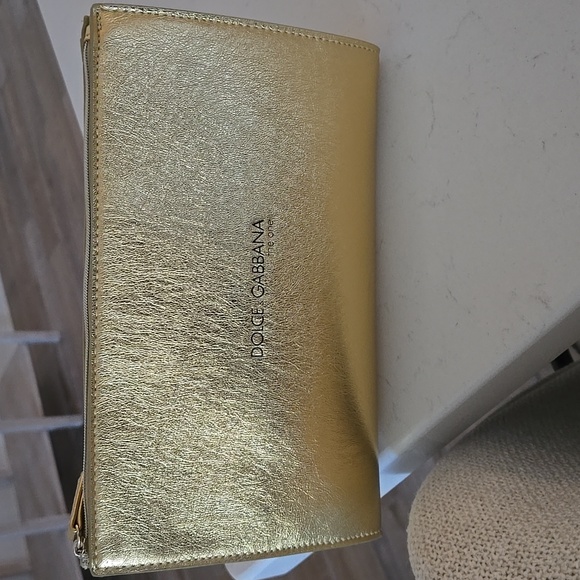 Dolce & Gabbana Handbags - New never used Dolce and Gabbana gold clutch Purse D&G Beauty Vip Clutch Bag